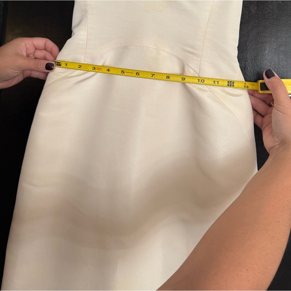 Oscar de la Renta Landon gown - Picture 6 of 7